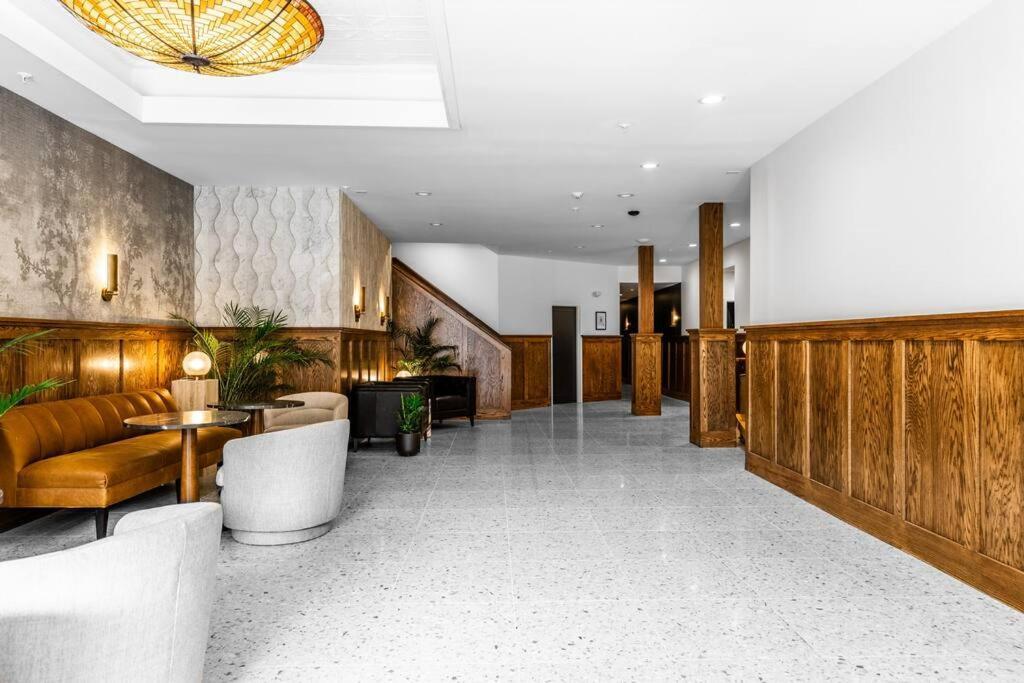 בנגור The Phenix Historic Dtwn Hotel, King Bed, Pickering Square View, Room # 301 מראה חיצוני תמונה