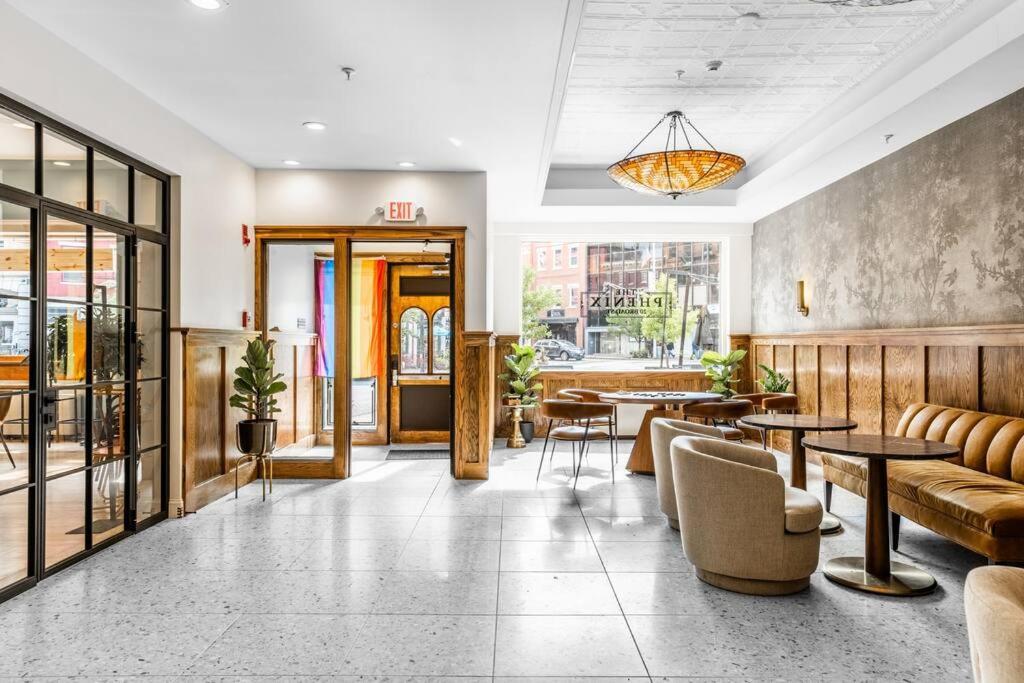 בנגור The Phenix Historic Dtwn Hotel, King Bed, Pickering Square View, Room # 301 מראה חיצוני תמונה